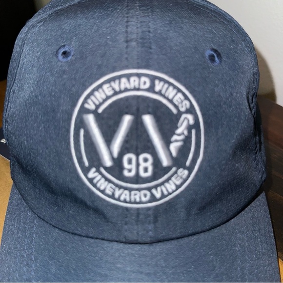 Vineyard Vines Navy Blue Baseball Cap with VV Logo and Adjustable Back - Picture 2 of 7